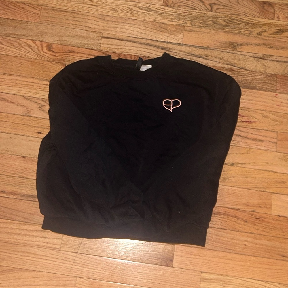 BLACKPINK H&M Black Crew Neck Sweater with Pink Heart